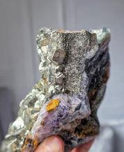 將圖片載入圖庫檢視器 Pyrite on Fluorite Cluster - 1.12kg #131
