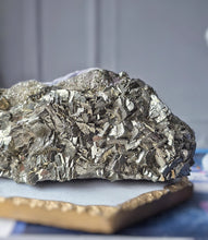 將圖片載入圖庫檢視器 Pyrite on Fluorite Cluster - 880g #132
