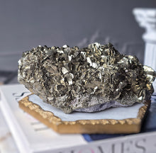 將圖片載入圖庫檢視器 Pyrite on Fluorite Cluster - 880g #132
