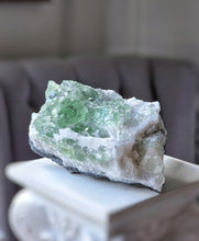Cargar imagen en el visor de la galería, Green Fluorite Mineral Cluster - 202g small #137
