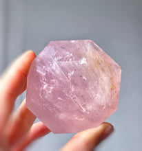 將圖片載入圖庫檢視器 Rose Quartz Diamond Shaped - 180g #49
