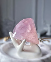 將圖片載入圖庫檢視器 Rose Quartz Diamond Shaped - 173g #138
