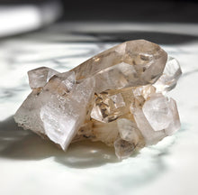 画像をギャラリービューアに読み込む, Golden Smoky Himalayan Quartz Cluster - 270g #422
