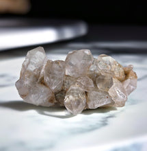 画像をギャラリービューアに読み込む, Himalayan Quartz Cluster with Garden Quartz Inclusion- small 150g #423

