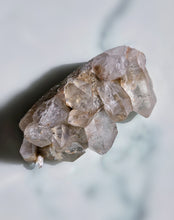 画像をギャラリービューアに読み込む, Himalayan Quartz Cluster with Garden Quartz Inclusion- small 150g #423
