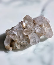 画像をギャラリービューアに読み込む, Himalayan Quartz Cluster with Garden Quartz Inclusion- small 150g #423
