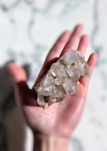 画像をギャラリービューアに読み込む, Himalayan Quartz Cluster with Garden Quartz Inclusion- small 150g #423
