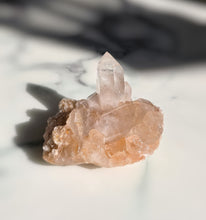 画像をギャラリービューアに読み込む, Peach Himalayan Quartz Cluster - small 149g #426
