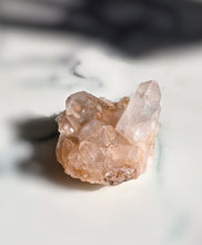 画像をギャラリービューアに読み込む, Peach Himalayan Quartz Cluster - small 149g #426
