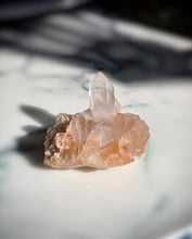 画像をギャラリービューアに読み込む, Peach Himalayan Quartz Cluster - small 149g #426
