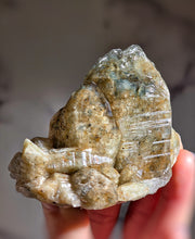 画像をギャラリービューアに読み込む, Himalayan Quartz with Golden &amp; Green Inclusions - 164g #428
