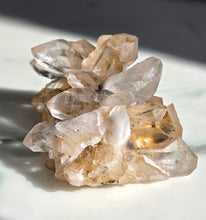 画像をギャラリービューアに読み込む, Golden Himalayan Quartz Cluster - 160g #429
