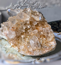 將圖片載入圖庫檢視器 Large Golden Himalayan Quartz Cluster - 3.37kg #458
