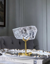 이미지를 갤러리 뷰어에 로드 , Large Clear Quartz Freeform on Gold Stand - 1.24kg #1
