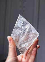 Cargar imagen en el visor de la galería, Clear Quartz Freeform on Clear Stand - 354g #99

