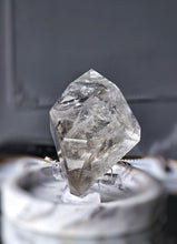 Cargar imagen en el visor de la galería, Clear Quartz Freeform on Clear Stand - 354g #99
