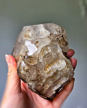 將圖片載入圖庫檢視器 Elestial Smoky Skeleton / Skeletal Quartz - 550g #110
