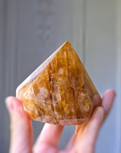 將圖片載入圖庫檢視器 Golden Healer Diamond Shaped on Gold Stand #430
