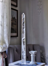 Cargar imagen en el visor de la galería, Large High Grade Clear Quartz Tower - Tall &amp; Skinny 960g  #304
