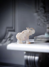 画像をギャラリービューアに読み込む, Flower Agate Elephant Carving - 345g #285
