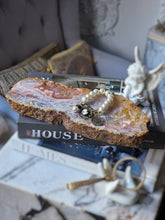 將圖片載入圖庫檢視器 Pink Amethyst Slab on Black Stand - 1.75kg #46
