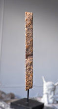 將圖片載入圖庫檢視器 Pink Amethyst Slab on Black Stand - 1.75kg #46

