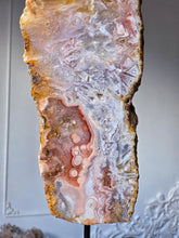 將圖片載入圖庫檢視器 Pink Amethyst Slab on Black Stand - 1.75kg #46
