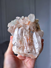 Cargar imagen en el visor de la galería, Double Terminated Himalayan Quartz Cluster x Green Chlorite &amp; Red Hematite Inclusion - 628g #500
