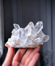 Cargar imagen en el visor de la galería, High Grade Himalayan Quartz Cluster - 288g #511
