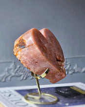 이미지를 갤러리 뷰어에 로드 , Pink Amethyst Heart on Gold Stand - 1.12kg #514

