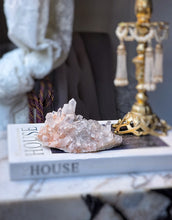 Cargar imagen en el visor de la galería, Himalayan Quartz Cluster - 470g #539
