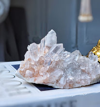 Cargar imagen en el visor de la galería, Himalayan Quartz Cluster - 470g #539
