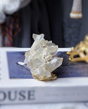 Cargar imagen en el visor de la galería, Himalayan Quartz Cluster - 263g #541
