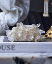 Cargar imagen en el visor de la galería, Himalayan Quartz Cluster - 263g #541
