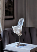 將圖片載入圖庫檢視器 Clear Quartz Cluster on Silver Stand - 1.06kg #140
