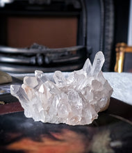 Cargar imagen en el visor de la galería, Himalayan Quartz Cluster - 543g #551
