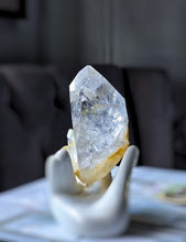 Load image into Gallery viewer, Golden Healer Quartz Point - 100g #2
