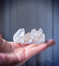 將圖片載入圖庫檢視器 Pink Himalayan Quartz Cluster - small 55g #566
