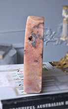 画像をギャラリービューアに読み込む, Large Pink Amethyst Heart Slab - Thick 1.91kg #17
