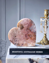 画像をギャラリービューアに読み込む, Large Pink Amethyst Heart Slab - Thick 1.91kg #17
