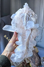 Lade das Bild in den Galerie-Viewer, Himalayan Quartz Cluster with Green Chlorite Inclusion - 1.5kg #574
