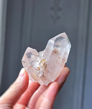 이미지를 갤러리 뷰어에 로드 , Pink Himalayan Quartz Cluster - small 102g #557
