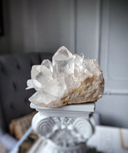 Cargar imagen en el visor de la galería, Himalayan Quartz Cluster - 522g #281
