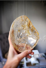 Cargar imagen en el visor de la galería, Golden Healer Quartz Bowl - 512g #162
