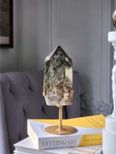 將圖片載入圖庫檢視器 Garden Quartz / Lodolite Tower on Gold Satnd - 997g #167
