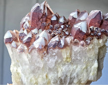 画像をギャラリービューアに読み込む, Red Phantom Quartz Cluster on Rose Gold Stand - 572g #150

