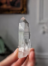 Cargar imagen en el visor de la galería, Lemurian Seed Clear Quartz - 80g #342
