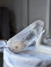Cargar imagen en el visor de la galería, Lemurian Seed Clear Quartz - 105g #343
