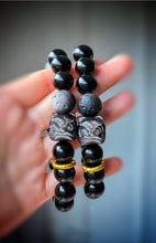 將圖片載入圖庫檢視器 Guardian Lion Silver Sheen &amp; Black Obsidian Bracelet - 12.5mm
