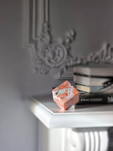 將圖片載入圖庫檢視器 Druzy Blue &amp; Pink Agate Cube - 247g #446
